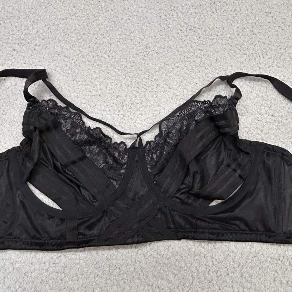 Torrid Bra 1 Bralette Longline Black linterie Peek A Boo Lace Lingerie